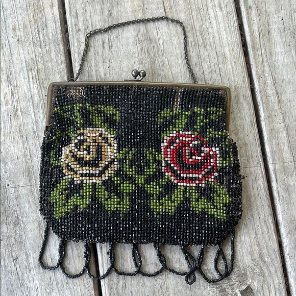 Vintage Handbags - Vintage 1900s Art Deco Beaded Handbag Floral Roses Black Purse